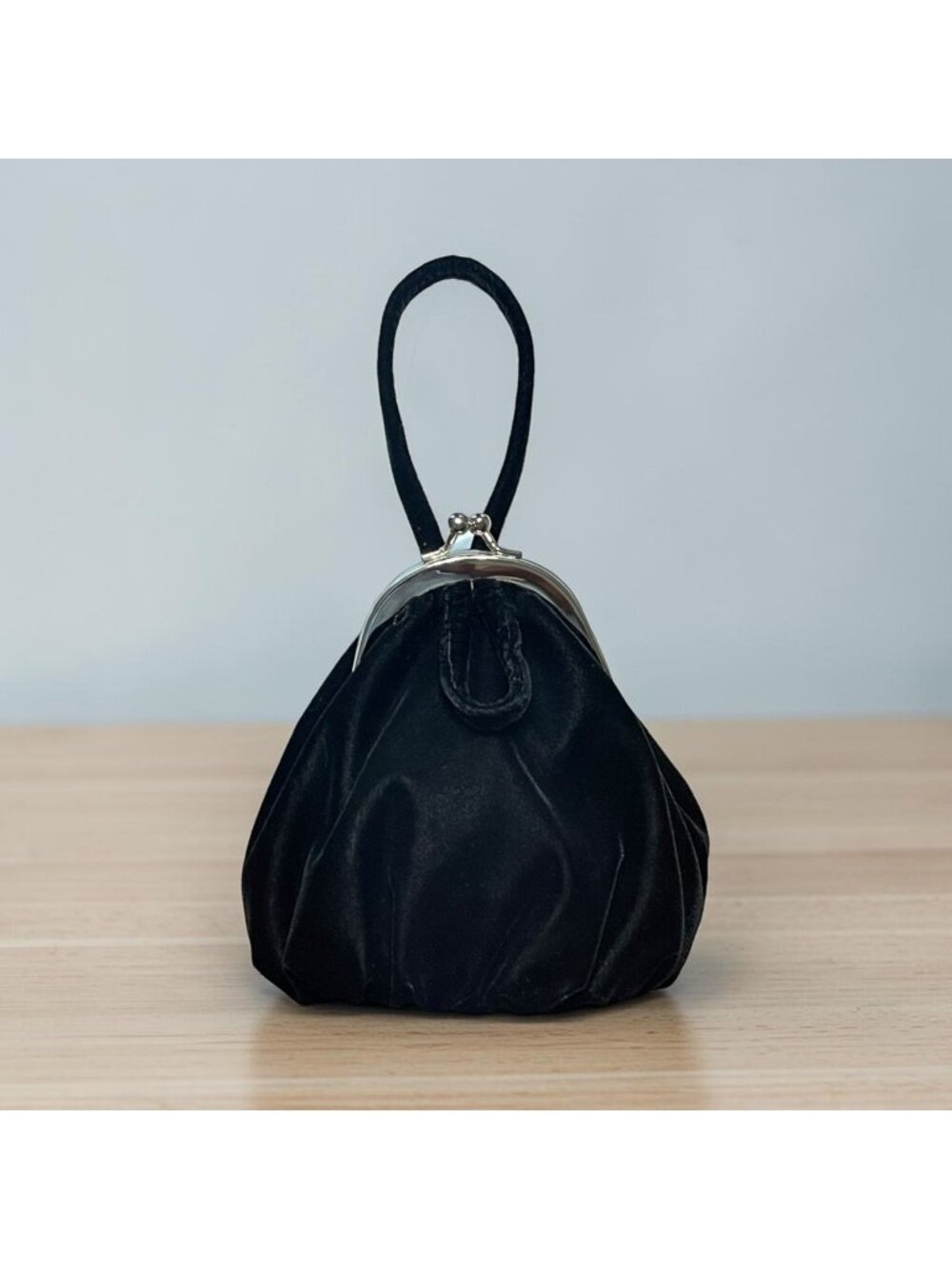 Vintage Black Satin Kiss Lock Pouch Bag Retro Evening Purse Top Handle Wristlet